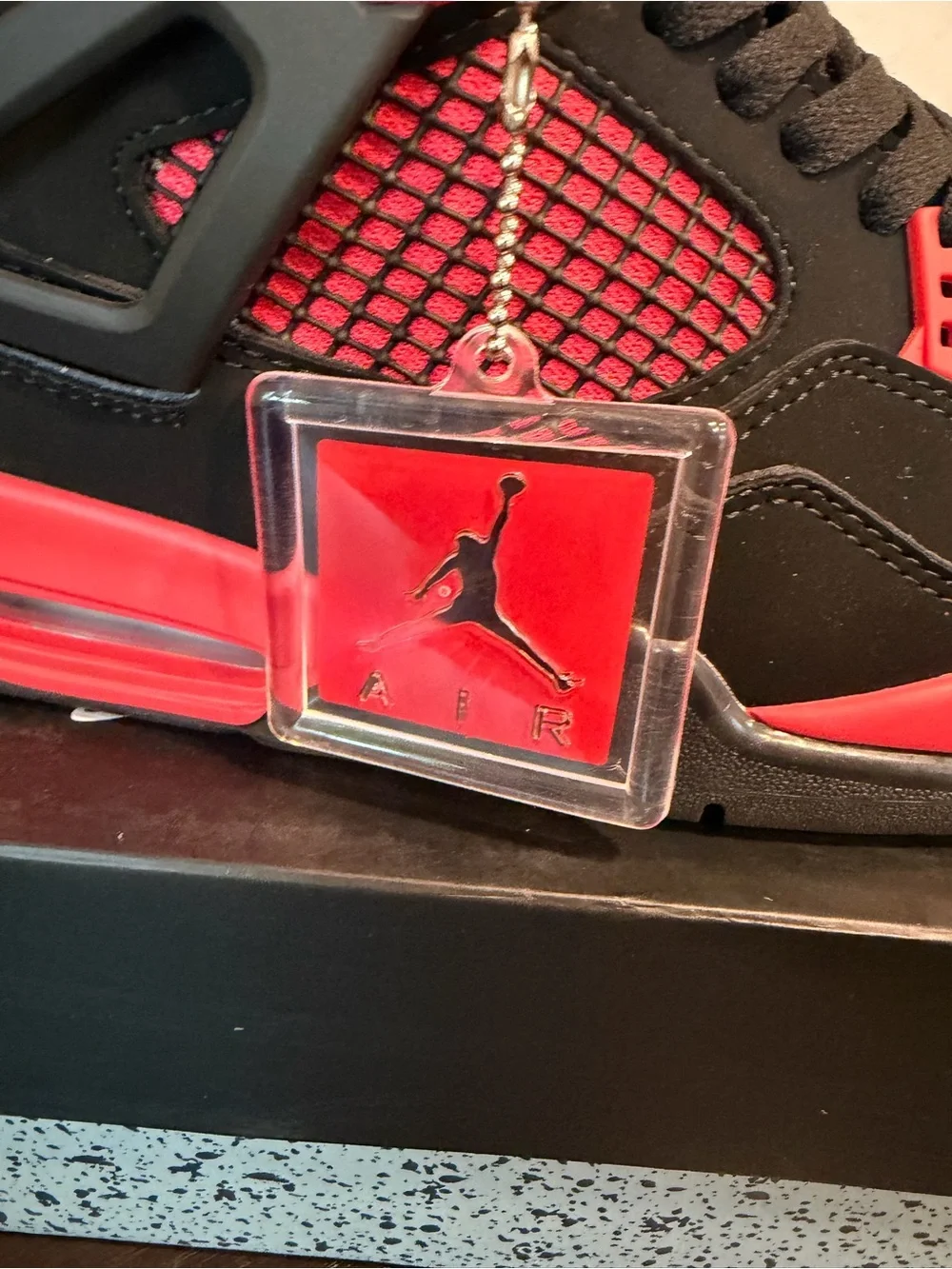 Jordan 4 Retro Red Thunder Size 9 Men’s w/ OG Box & Tag